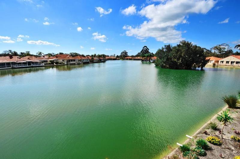 Lakeside Apartments And River Resort Villas South Yunderup Exterior photo